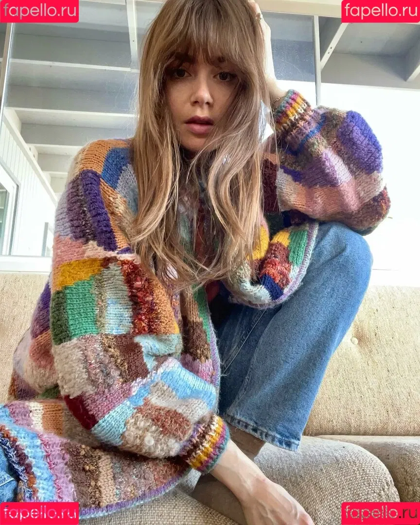 Lily Collins Onlyfans Photo Gallery 