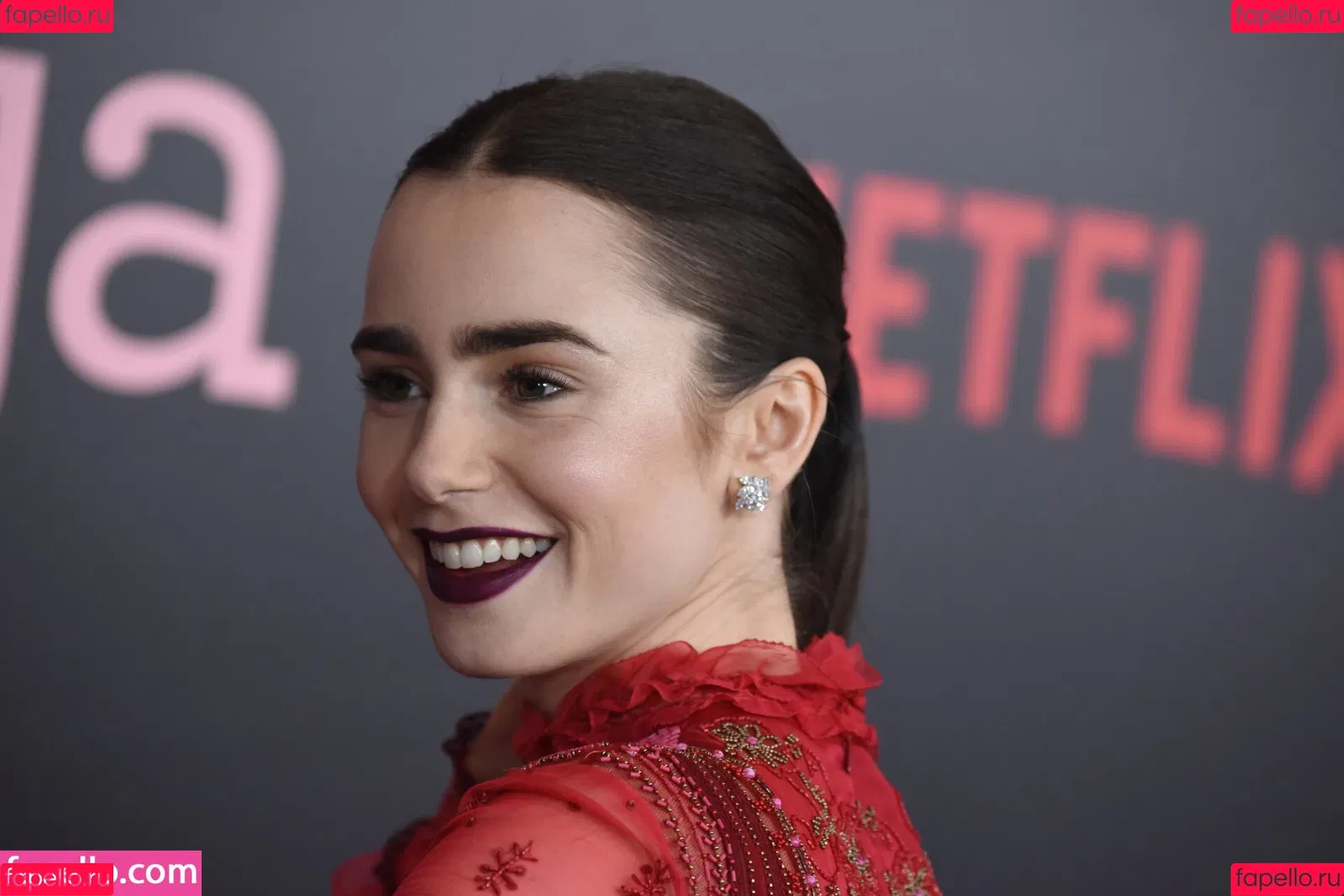 Lily Collins Onlyfans Photo Gallery 