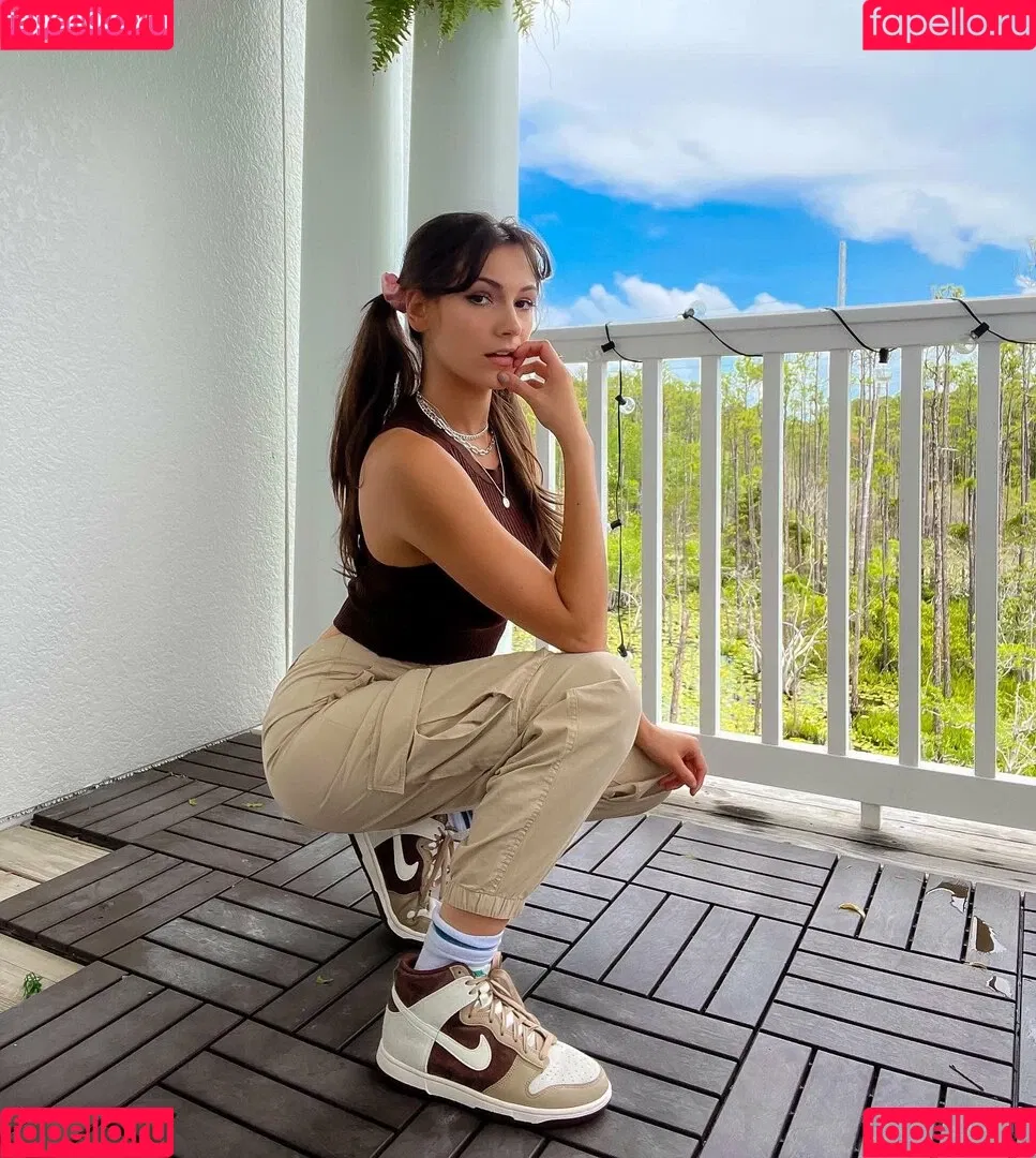 AlexiaRaye Onlyfans Photo Gallery 