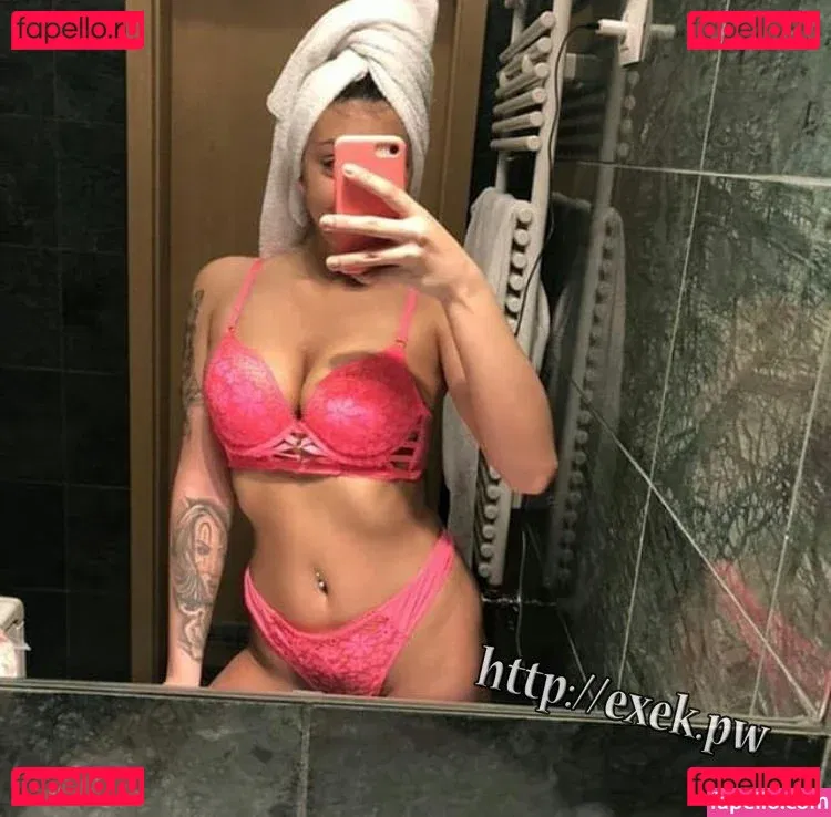 Hungarian Mónika Onlyfans Photo Gallery 