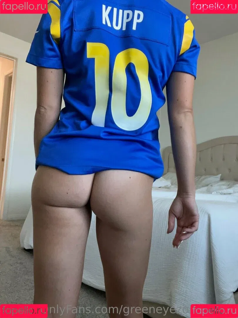 GreenEyesOnMe Onlyfans Photo Gallery 