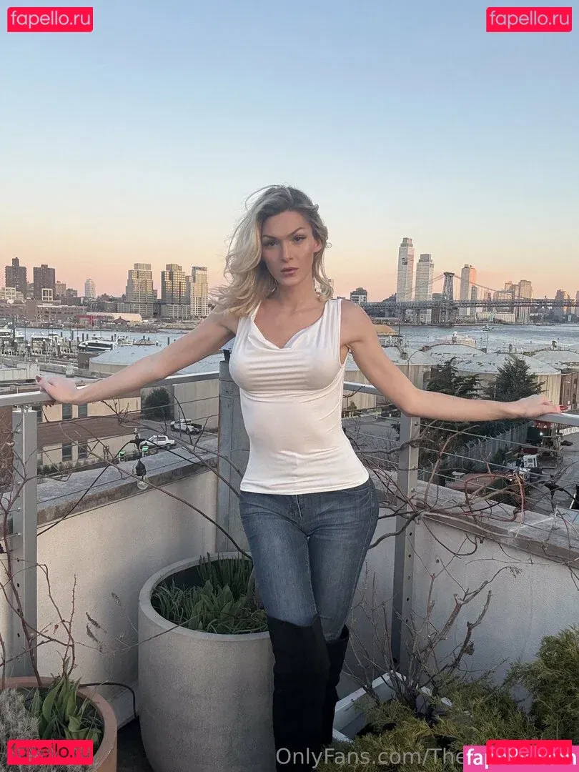 thetorieaston Onlyfans Photo Gallery 