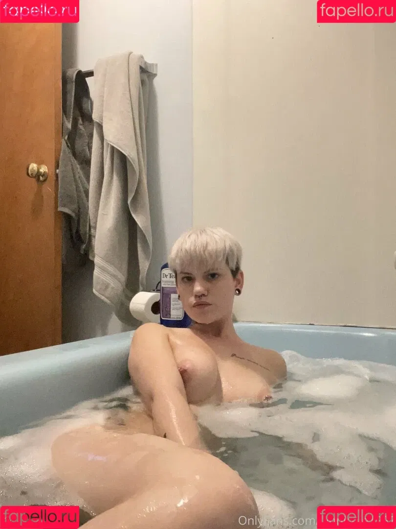 nicolelow94 Onlyfans Photo Gallery 