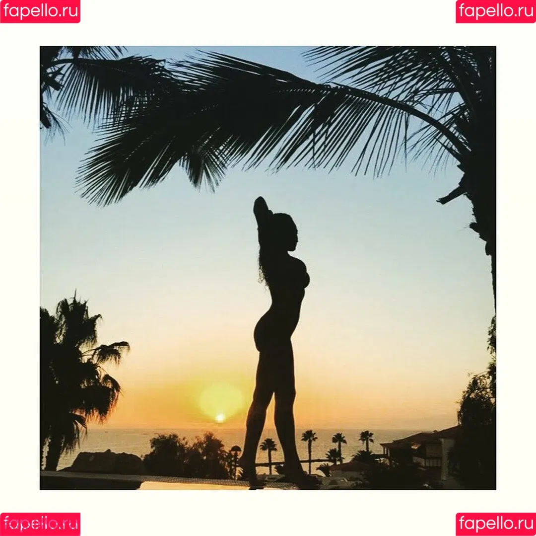Echolikesyoga Onlyfans Photo Gallery 