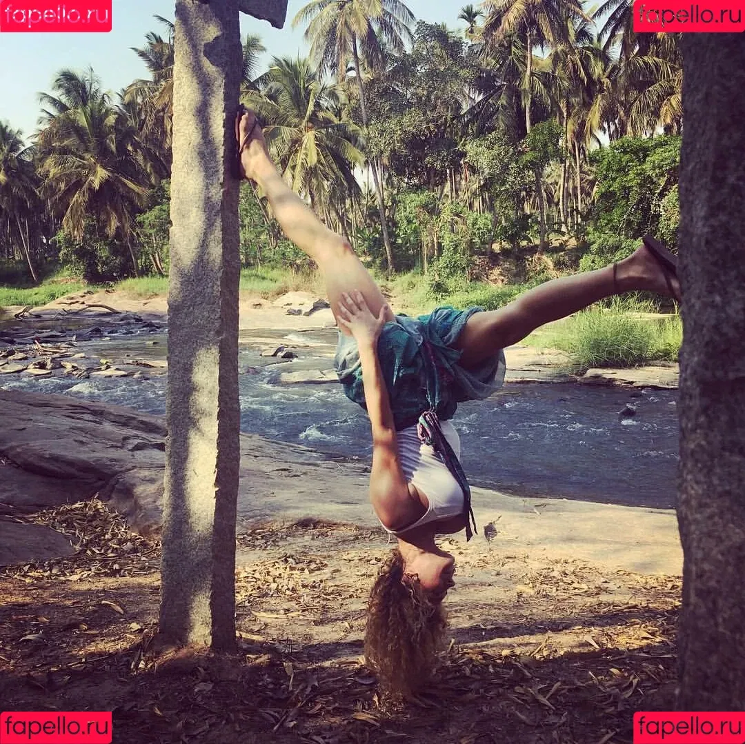 Echolikesyoga Onlyfans Photo Gallery 