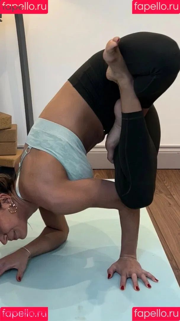 Echolikesyoga Onlyfans Photo Gallery 
