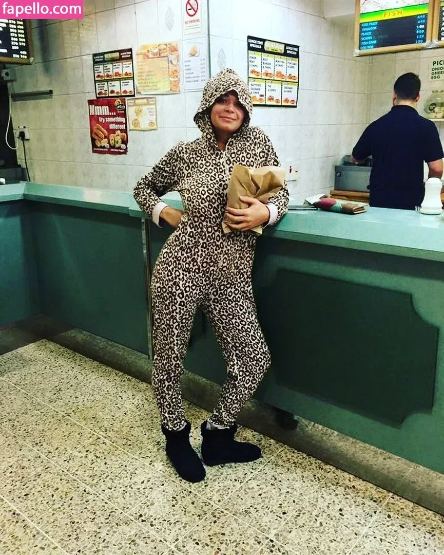 Echolikesyoga Onlyfans Photo Gallery 