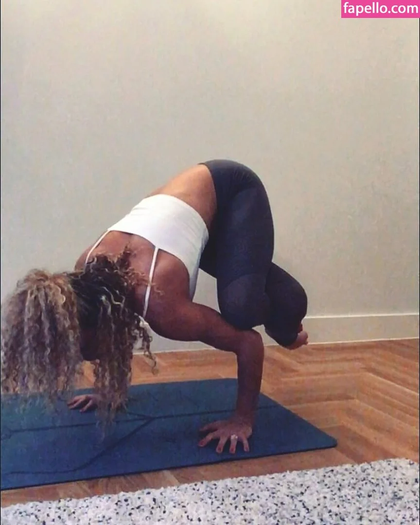 Echolikesyoga Onlyfans Photo Gallery 