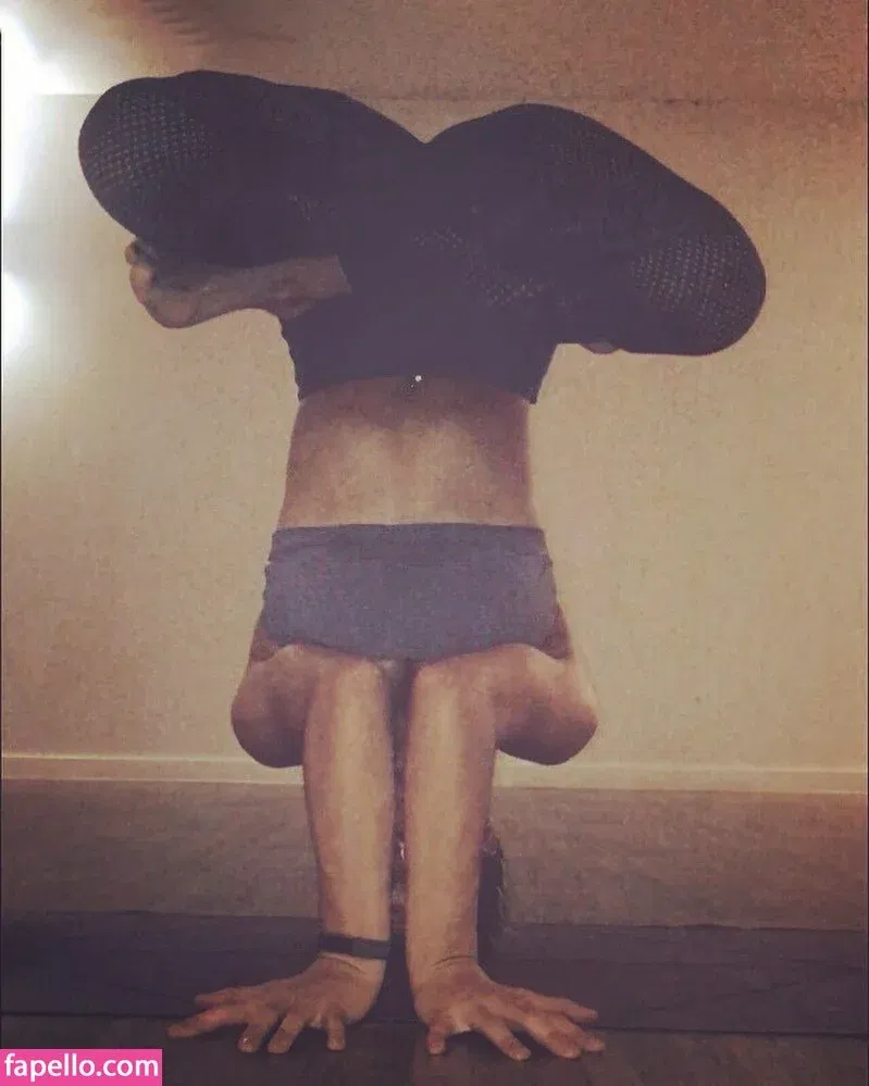 Echolikesyoga Onlyfans Photo Gallery 