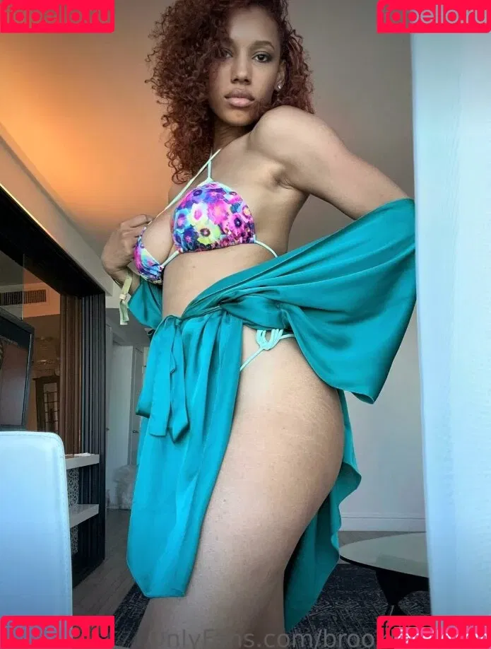 Brookliyn Wren Onlyfans Photo Gallery 