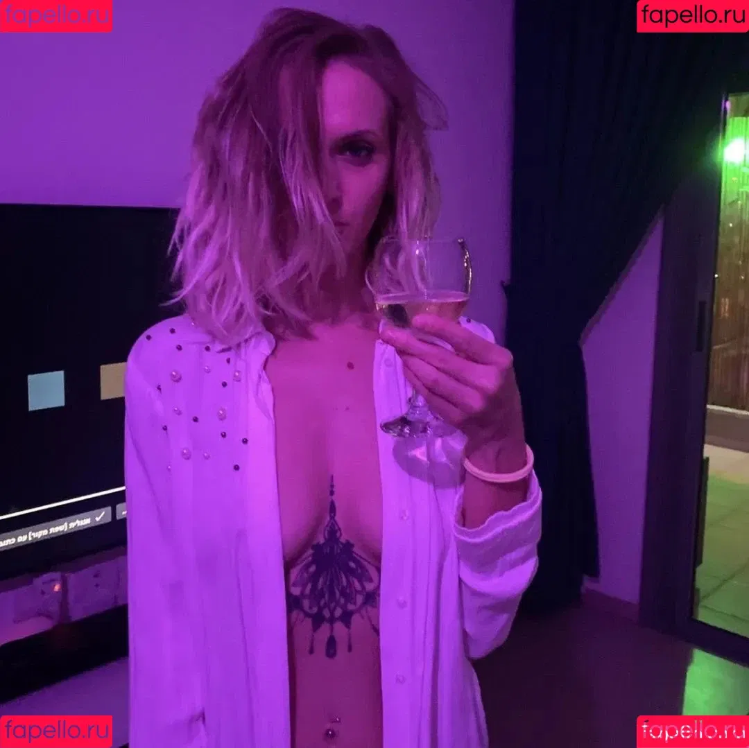 pink_princess_on_sky Onlyfans Photo Gallery 