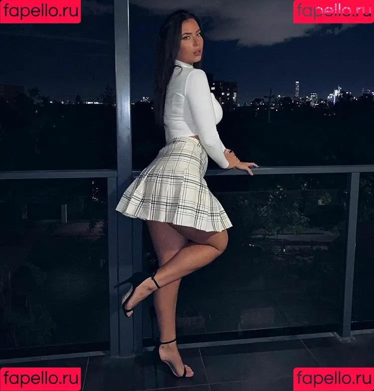 Thalia Hall Onlyfans Photo Gallery 