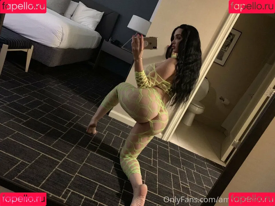 Amy Anderssen Onlyfans Photo Gallery 