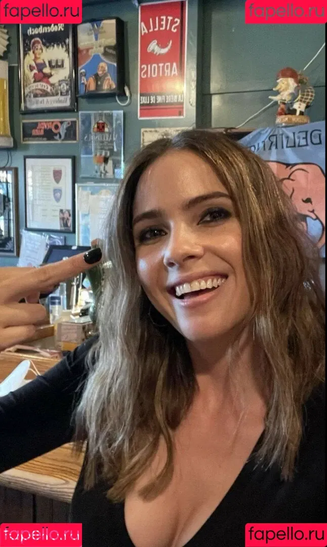 Shelley Hennig Onlyfans Photo Gallery 