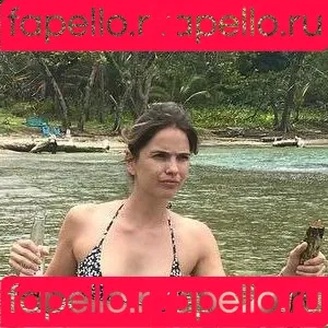 Shelley Hennig Onlyfans Photo Gallery 