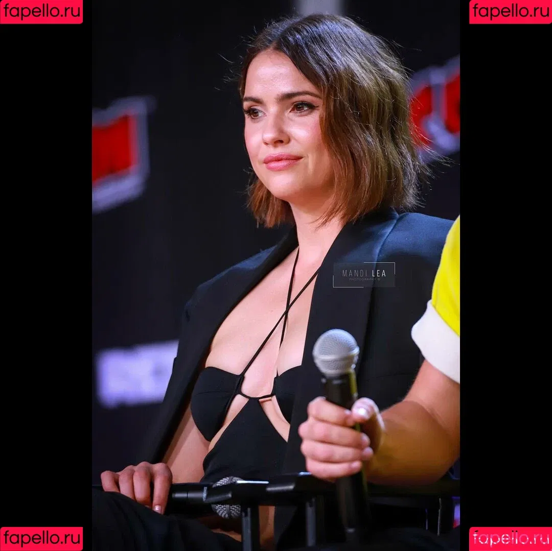 Shelley Hennig Onlyfans Photo Gallery 