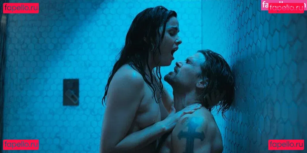 Shelley Hennig Onlyfans Photo Gallery 