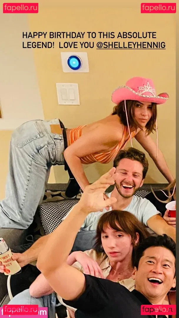 Shelley Hennig Onlyfans Photo Gallery 