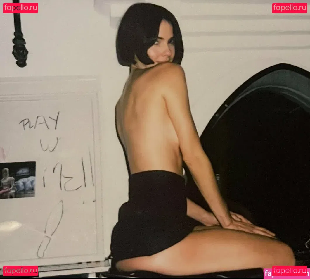 Shelley Hennig Onlyfans Photo Gallery 