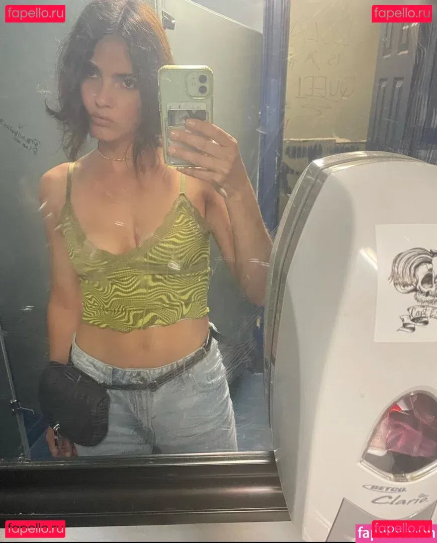 Shelley Hennig Onlyfans Photo Gallery 