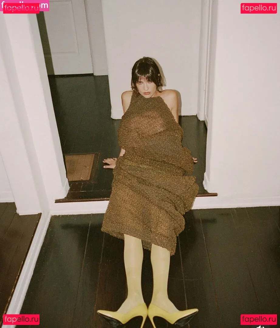 Shelley Hennig Onlyfans Photo Gallery 