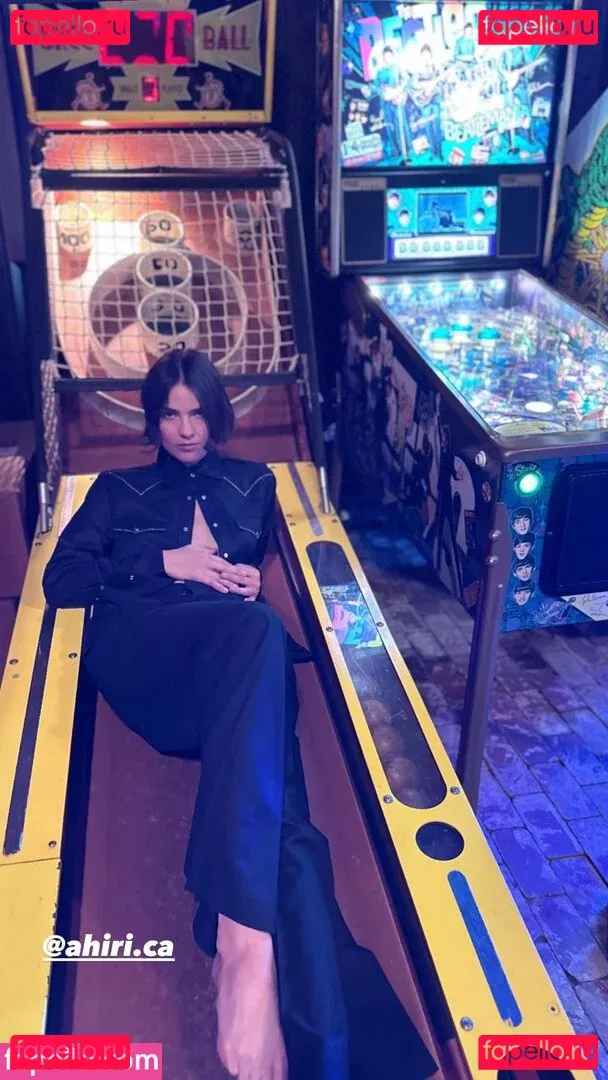 Shelley Hennig Onlyfans Photo Gallery 