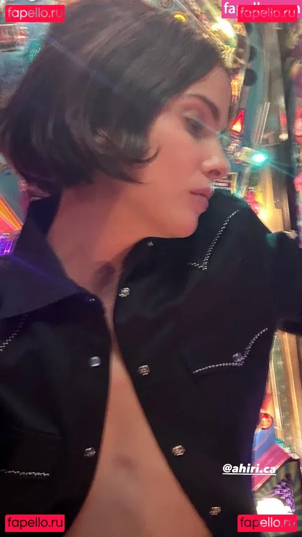 Shelley Hennig Onlyfans Photo Gallery 