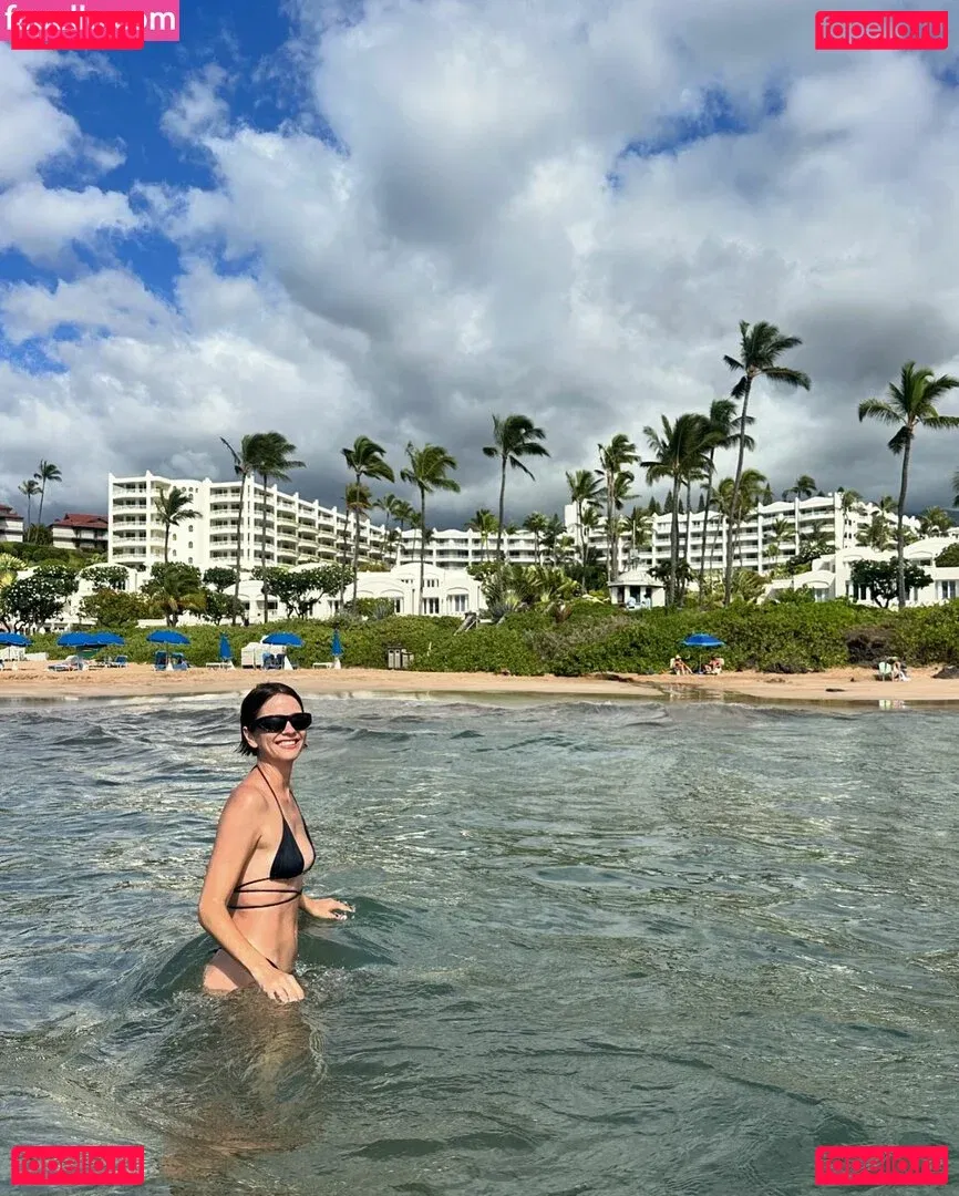 Shelley Hennig Onlyfans Photo Gallery 