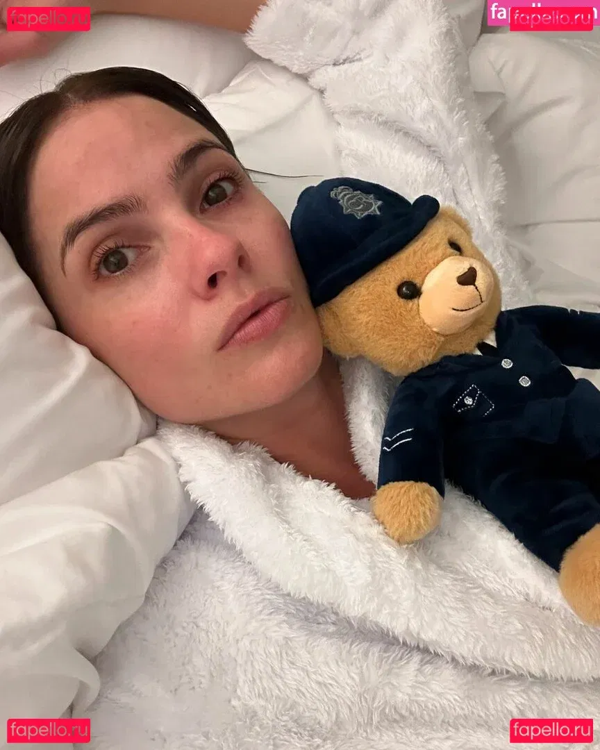 Shelley Hennig Onlyfans Photo Gallery 