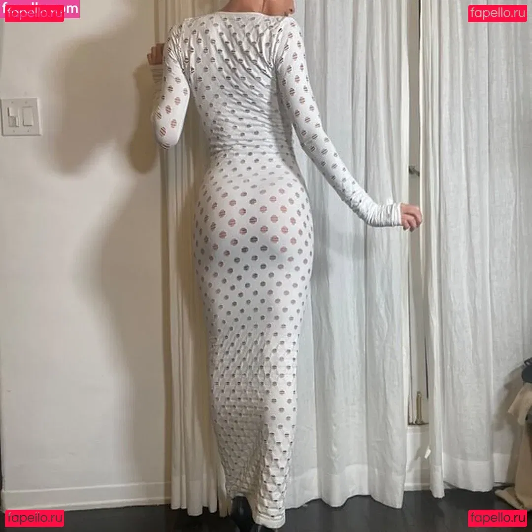 Shelley Hennig Onlyfans Photo Gallery 