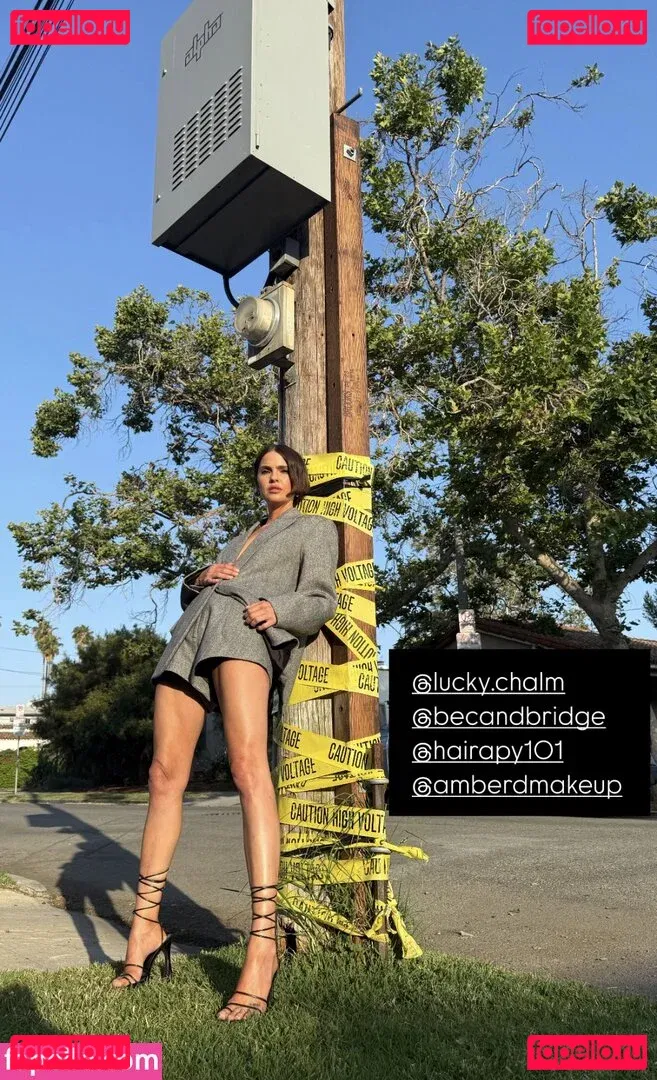 Shelley Hennig Onlyfans Photo Gallery 