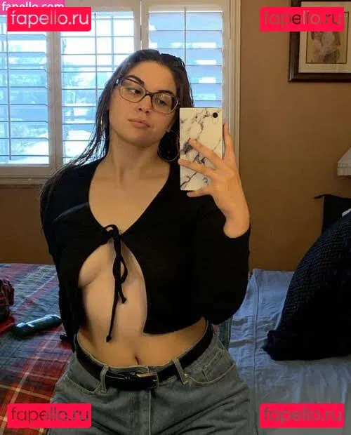 bby-gissy Onlyfans Photo Gallery 