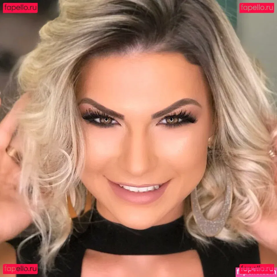 Renata Godio Onlyfans Photo Gallery 