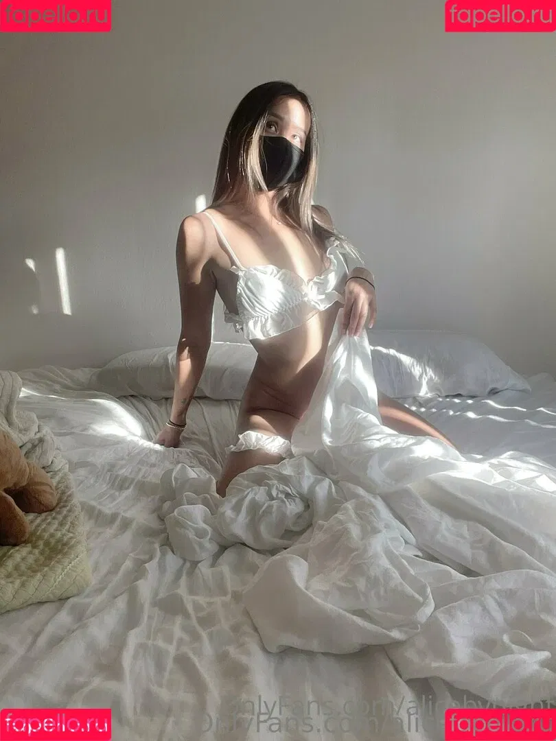 alicebynight Onlyfans Photo Gallery 