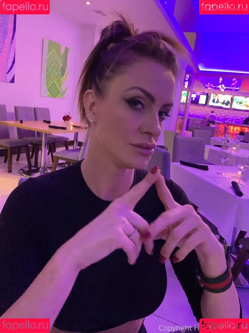 hollyhotwife Onlyfans Photo Gallery 