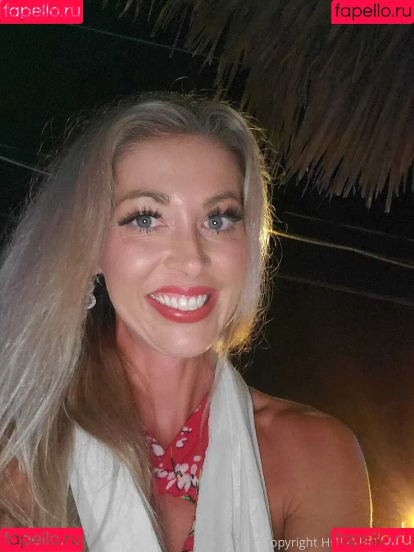 hollyhotwife Onlyfans Photo Gallery 