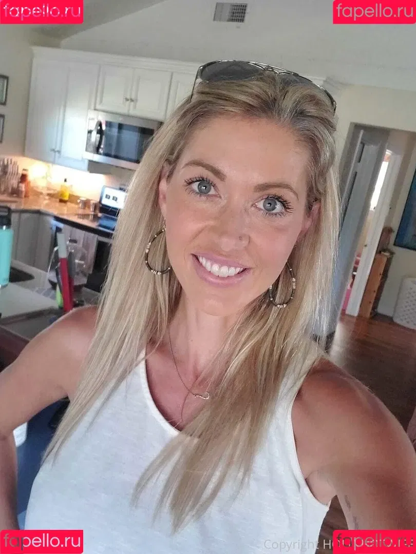 hollyhotwife Onlyfans Photo Gallery 