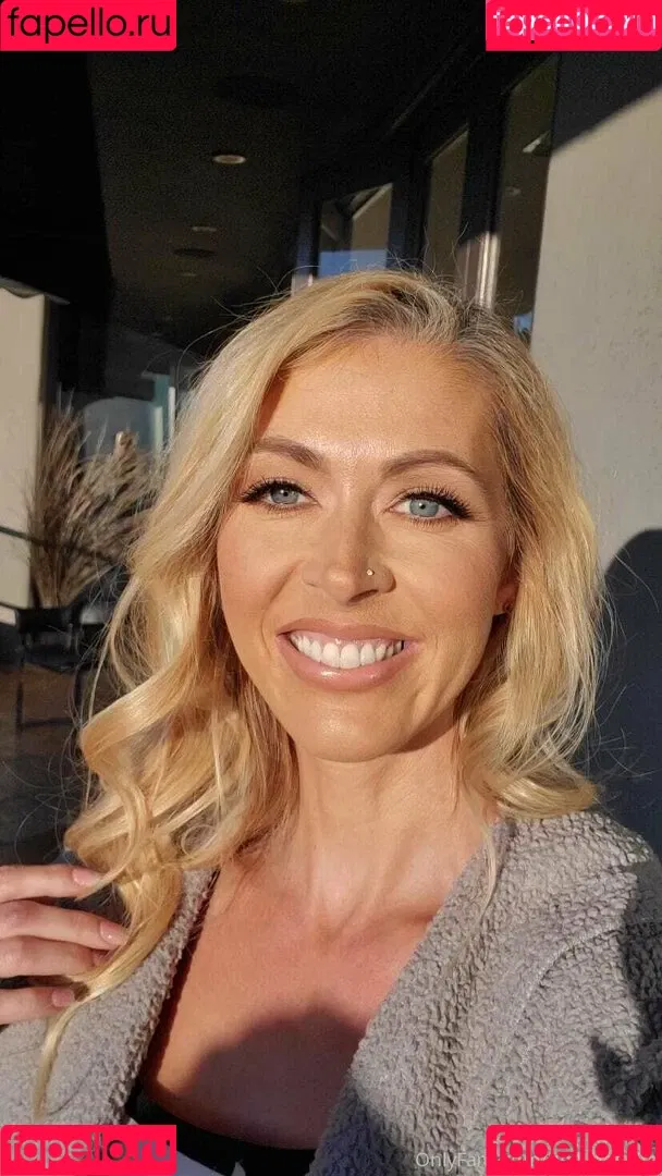 hollyhotwife Onlyfans Photo Gallery 