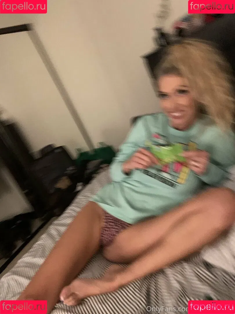 hollyhotwife Onlyfans Photo Gallery 