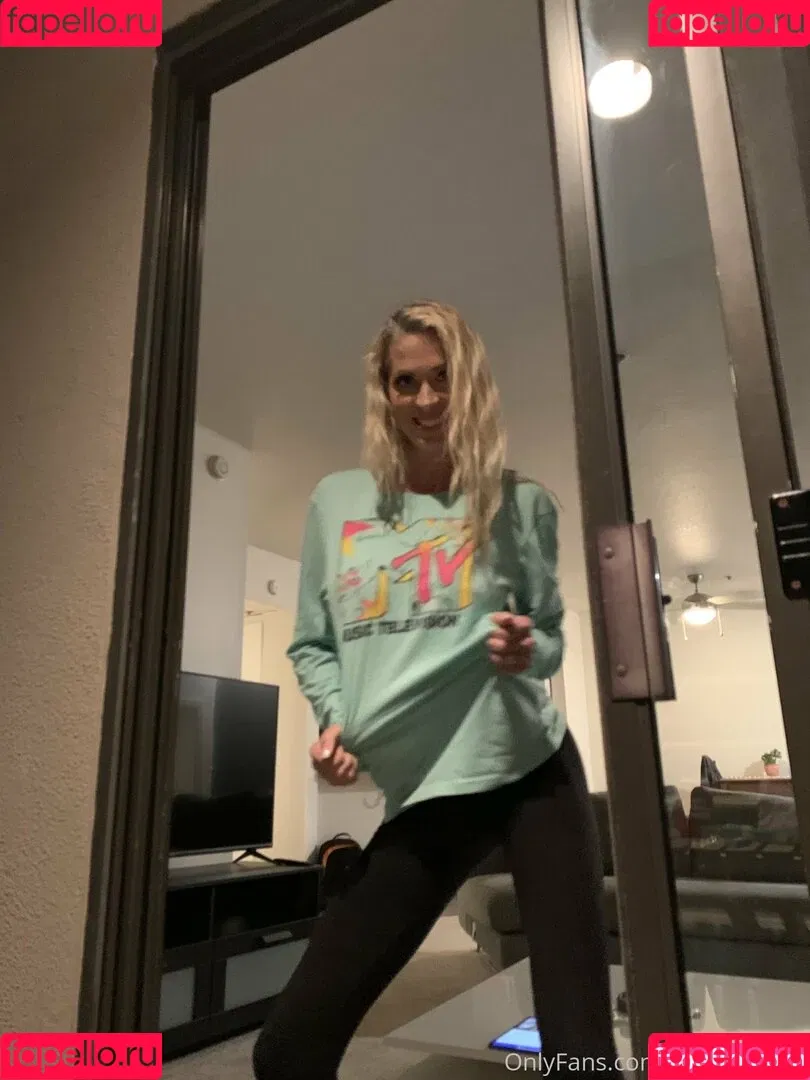 hollyhotwife Onlyfans Photo Gallery 