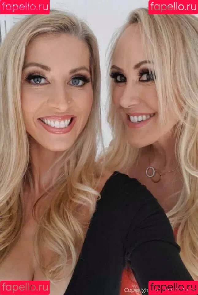 hollyhotwife Onlyfans Photo Gallery 