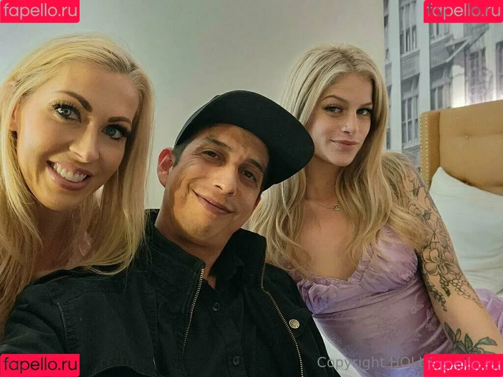 hollyhotwife Onlyfans Photo Gallery 