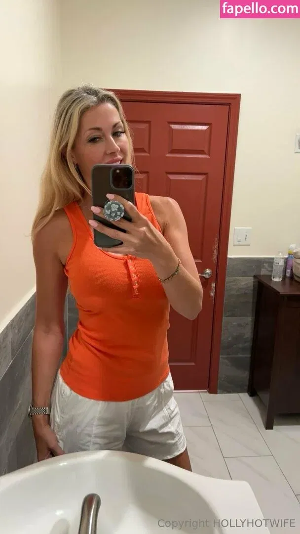 hollyhotwife Onlyfans Photo Gallery 