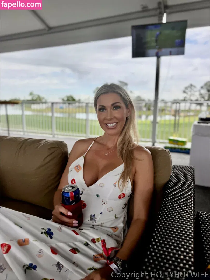 hollyhotwife Onlyfans Photo Gallery 