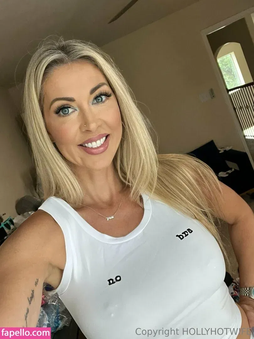 hollyhotwife Onlyfans Photo Gallery 