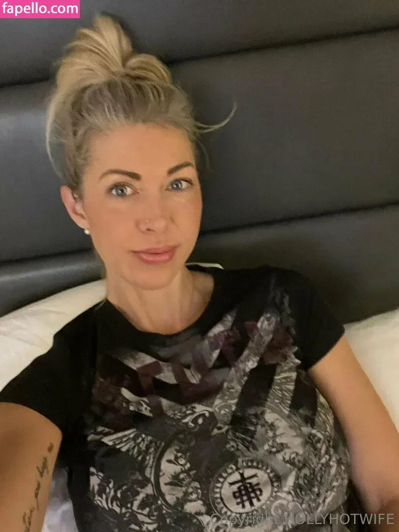 hollyhotwife Onlyfans Photo Gallery 