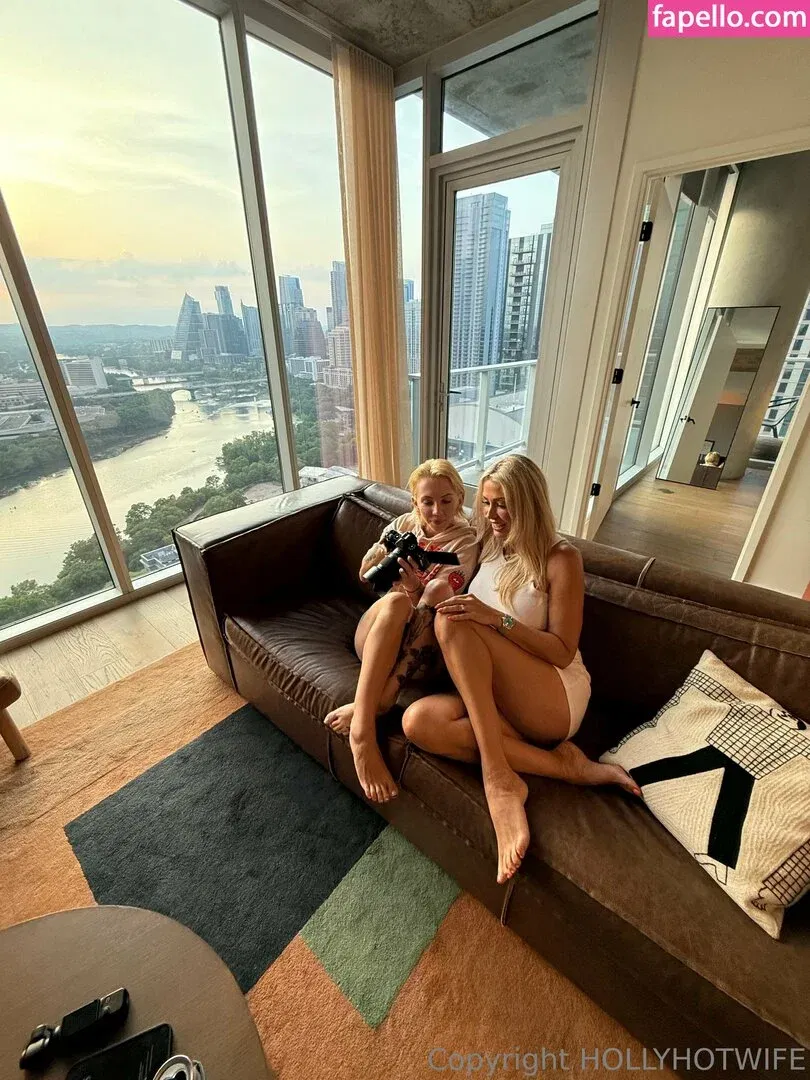 hollyhotwife Onlyfans Photo Gallery 