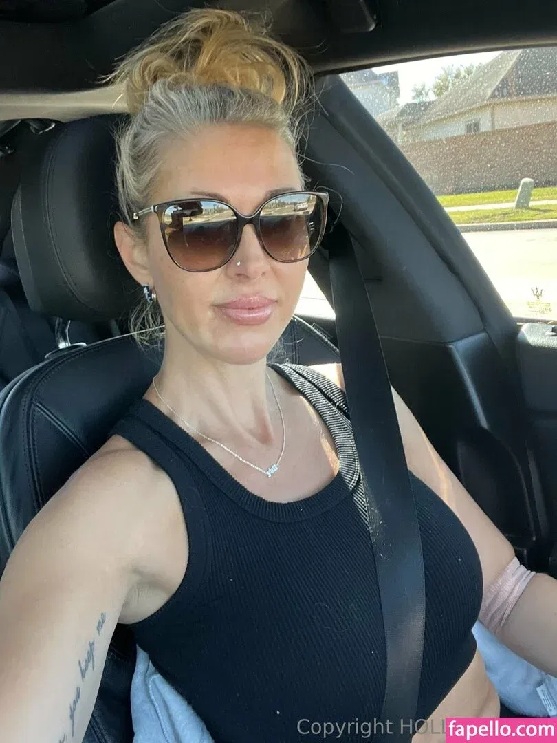 hollyhotwife Onlyfans Photo Gallery 