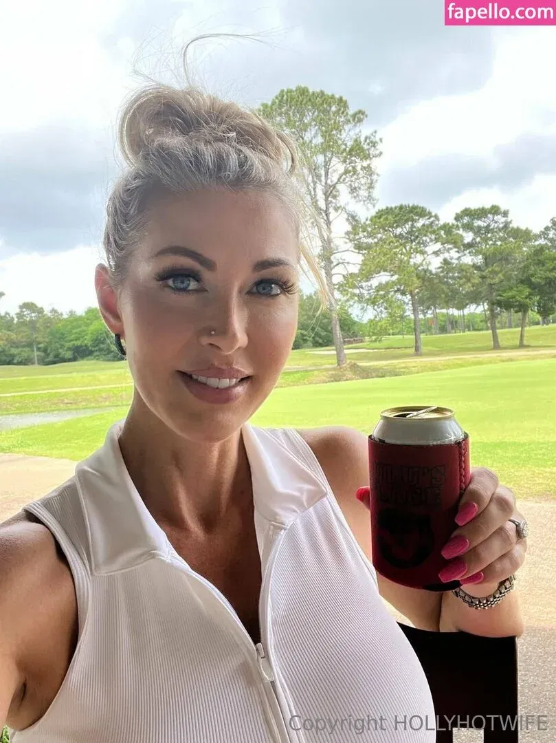 hollyhotwife Onlyfans Photo Gallery 