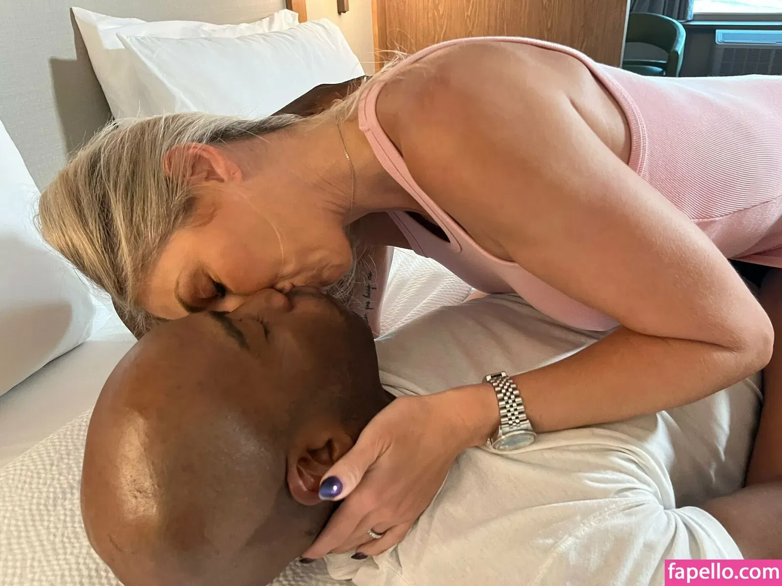 hollyhotwife Onlyfans Photo Gallery 